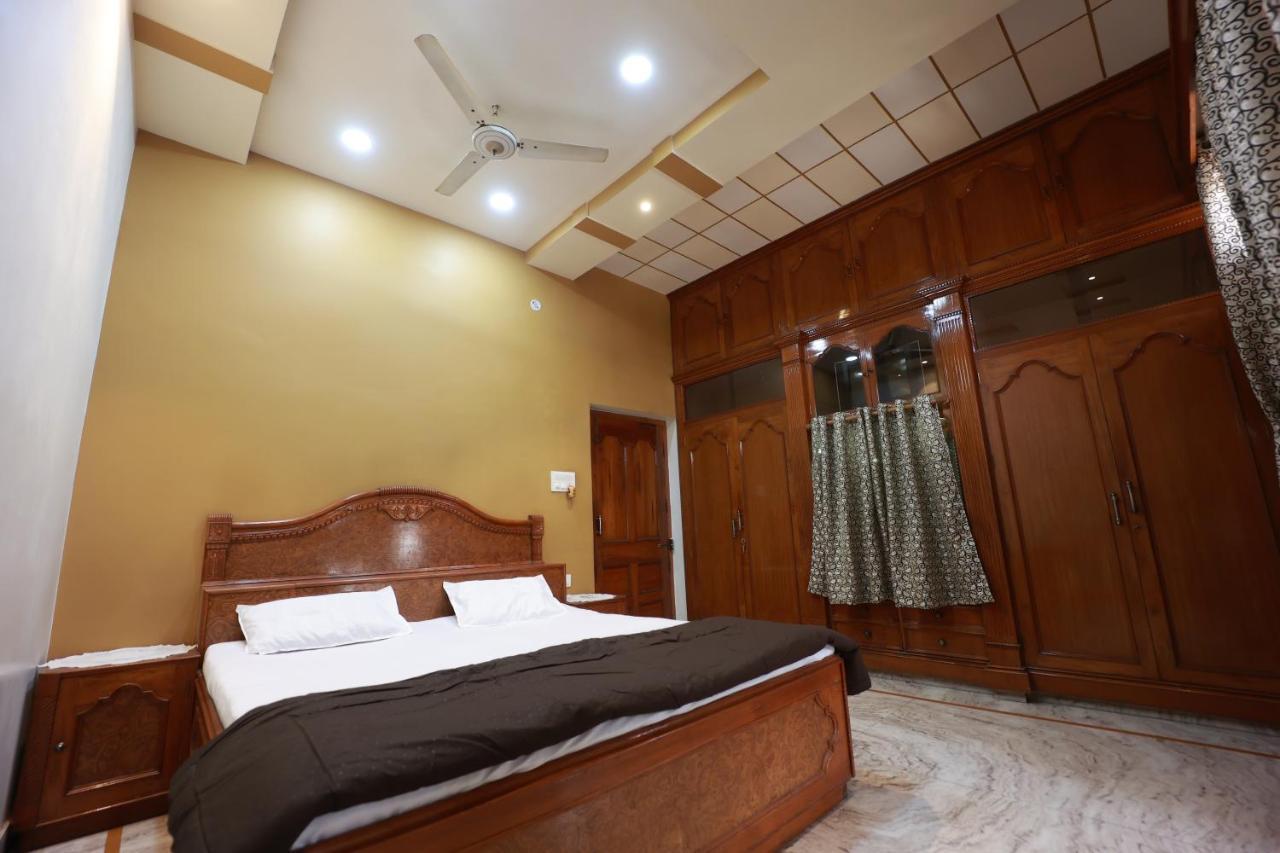 Kapoor Sahab Homestay : It'S A Home Away From Home. Varanasi Eksteriør billede